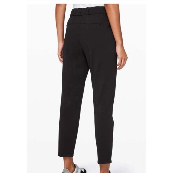 Lululemon On the Fly pants in Black Size 8 / Exellent - Picture 3 of 6